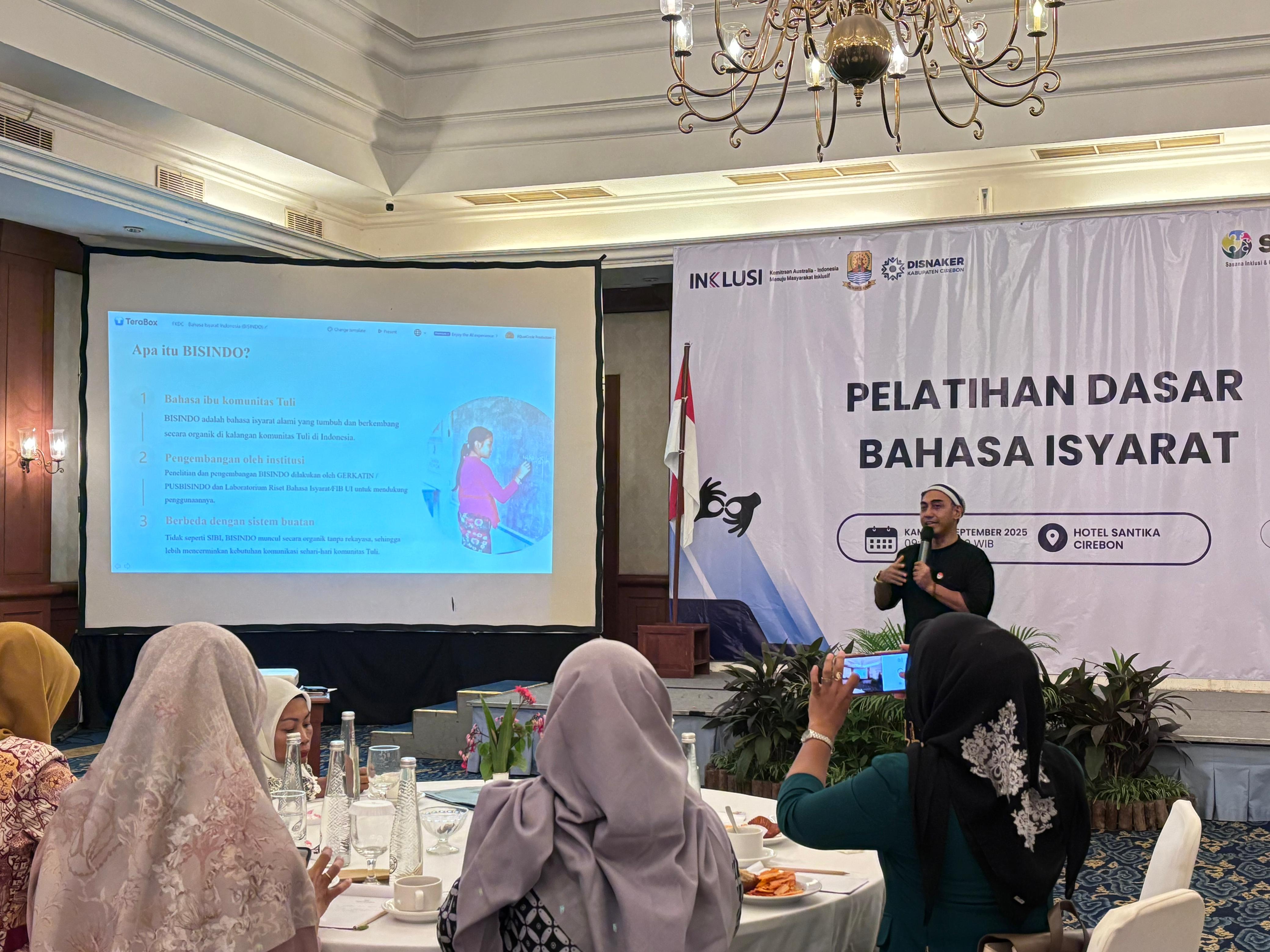 Pelatihan Dasar Bahasa Isyarat